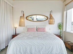 1 bedroom, desk, iron/ironing board, WiFi