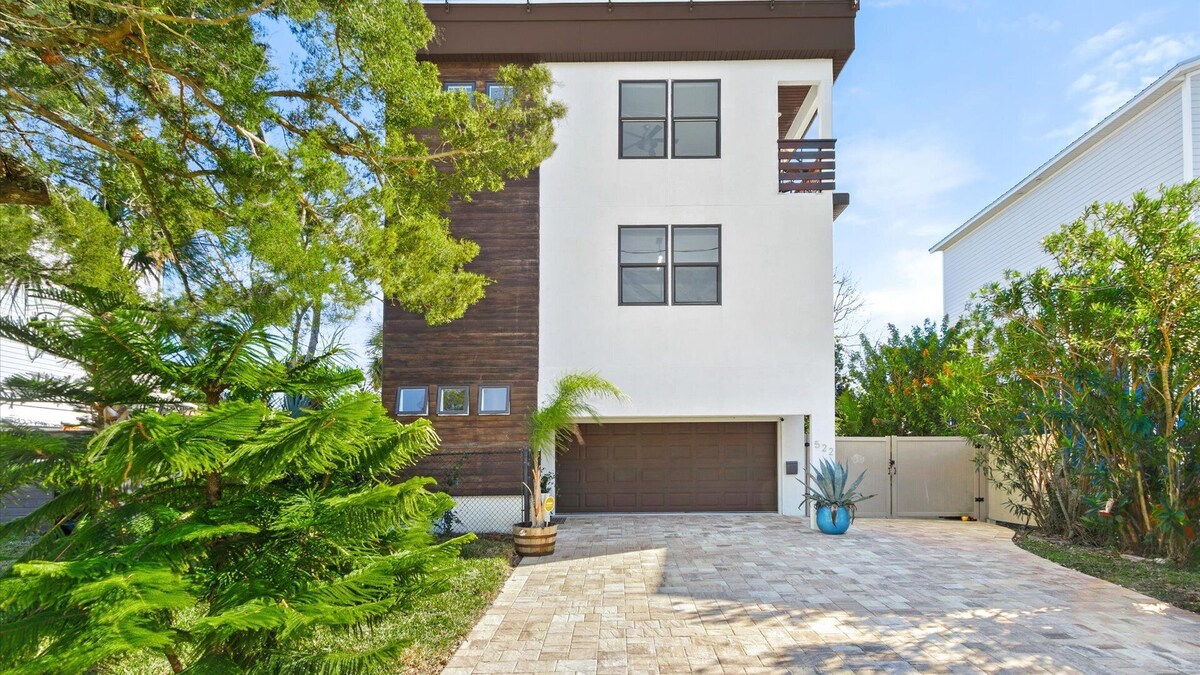 Photo 47 of Private Rooftop 5 Minutes to the Beach & DownTown