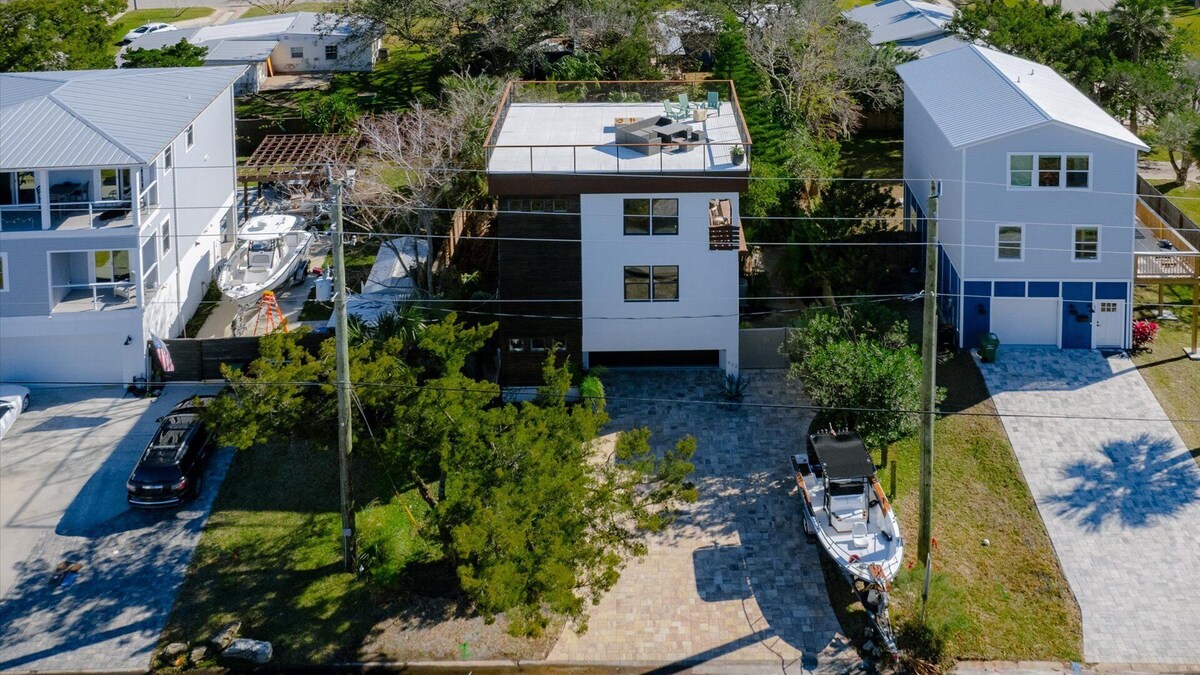 Photo 48 of Private Rooftop 5 Minutes to the Beach & DownTown