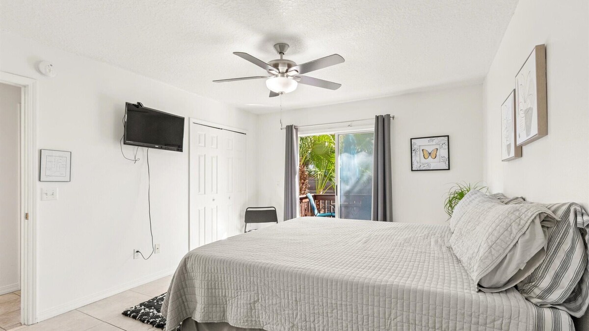 Photo 24 of Private Rooftop 5 Minutes to the Beach & DownTown