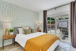 4 bedrooms, iron/ironing board, WiFi, bed sheets