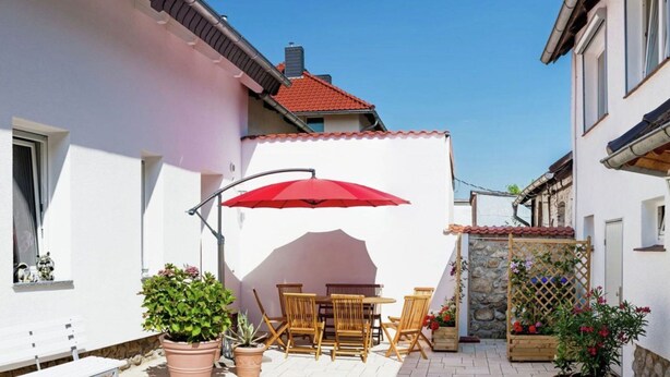 Outdoor dining - Holiday Home Near the Forest in Thale (Thale)