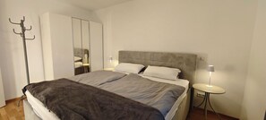 1 chambre, bureau, Wi-Fi gratuit, draps fournis