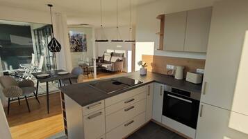 Kühlschrank, Ofen, Herdplatte, Geschirrspüler