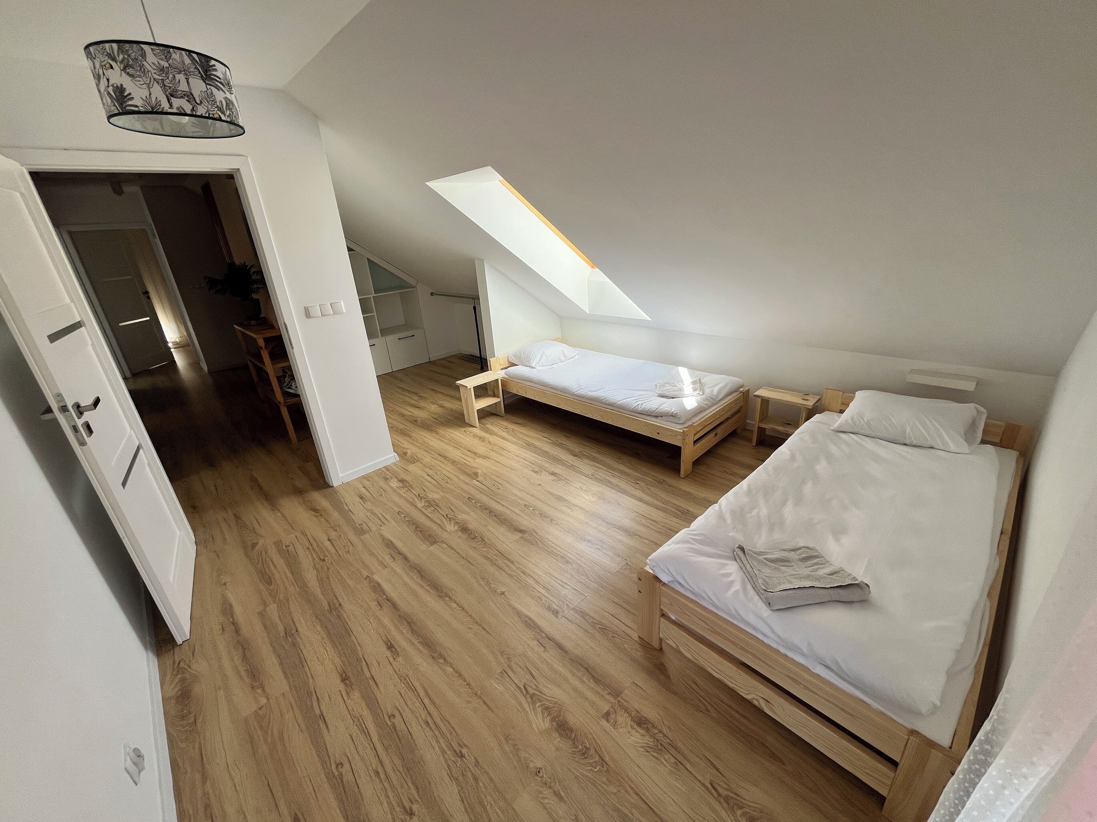 5 chambres, fer et planche à repasser, Wi-Fi, draps fournis