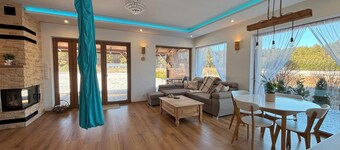 Spacious 5-bedroom villa next to the forest and a lake