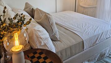 2 Schlafzimmer, Schreibtisch, Bügeleisen/Bügelbrett, Reisekinderbett