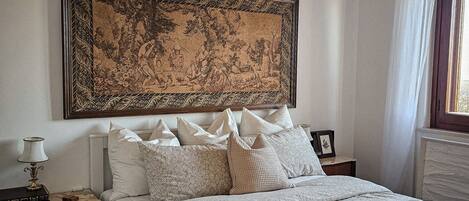 2 bedrooms, desk, iron/ironing board, travel crib