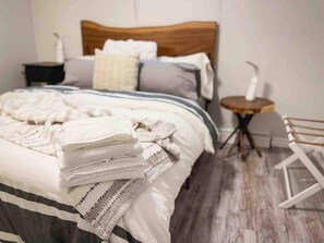 3 makuuhuonetta, silitysrauta/-lauta, ilmainen Wi-Fi, vuodevaatteet