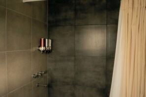 Quadruple Room | Bathroom - La Casona del Monumento (Salta)