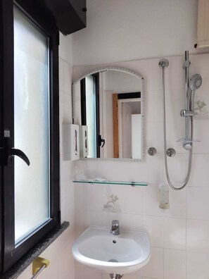 Bathroom - Hotel Garisenda (Riccione)