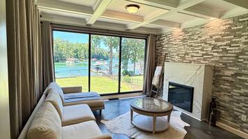 Smart-TV, peis og bordtennis