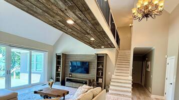 Smart-TV, peis og bordtennis