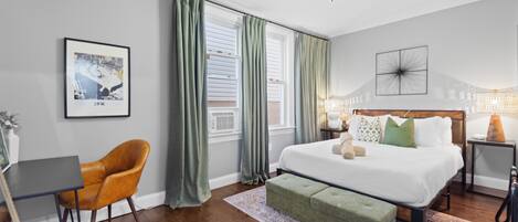 3 bedrooms, in-room safe, iron/ironing board, travel crib