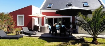 Large, comfortable Grand-Cosquet Locmaria house on 800m2 wooded grounds