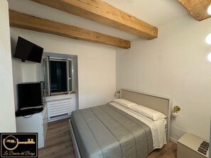 Deluxe Townhome, Courtyard View | 4 bedrooms, free WiFi