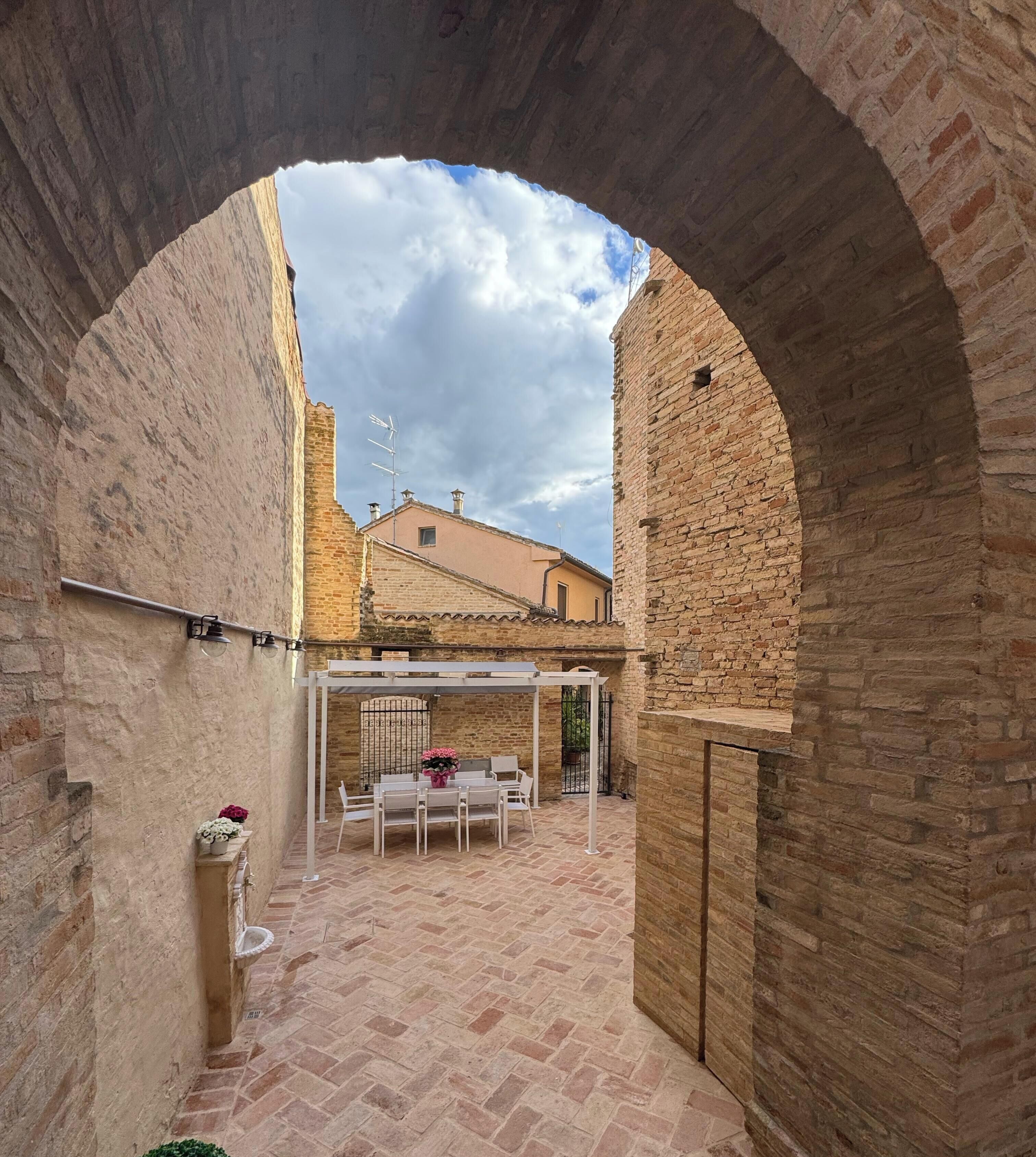 Deluxe Townhome, Courtyard View | Terrace/patio