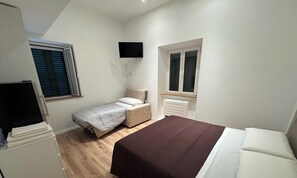 Luxury Townhome, Balcony | 4 bedrooms, free WiFi - La Dimora del Borgo (Montecassiano)