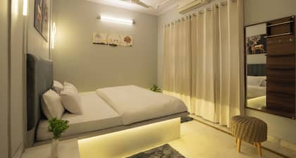 Shivi - 2 Bhk - Private Indoor Pool