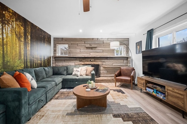 A room that says “stay awhile”—perfect for binge-watching or mid-day naps.
