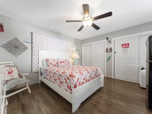 1 habitación, tabla de planchar con plancha, wifi y ropa de cama