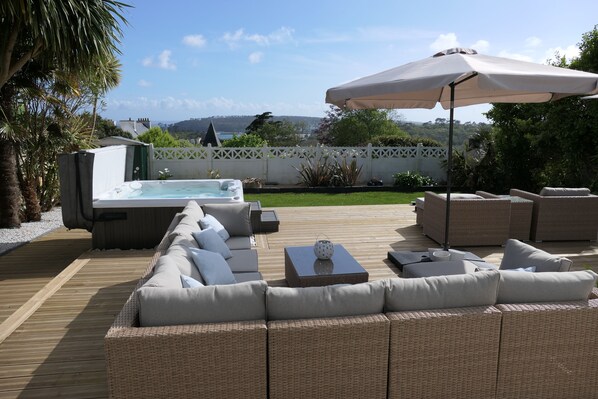 Terrace/patio - Charming 3-bedroom house with sea view and spa, close to shops and restaurants (Crozon)