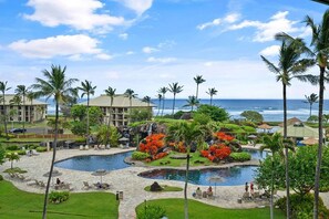 Outdoor pool - Top Floor Ocean View at 4-Star Kauai Resort. Pools & Slides (Lihue)