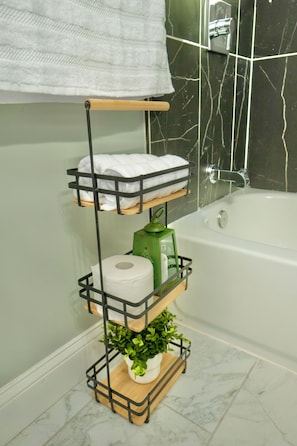 Shower, hair dryer, towels, soap - Sky Walk at The Hillside / 3BR Suite Near NYC and Newark Airport Sleeps 8 (Newark)