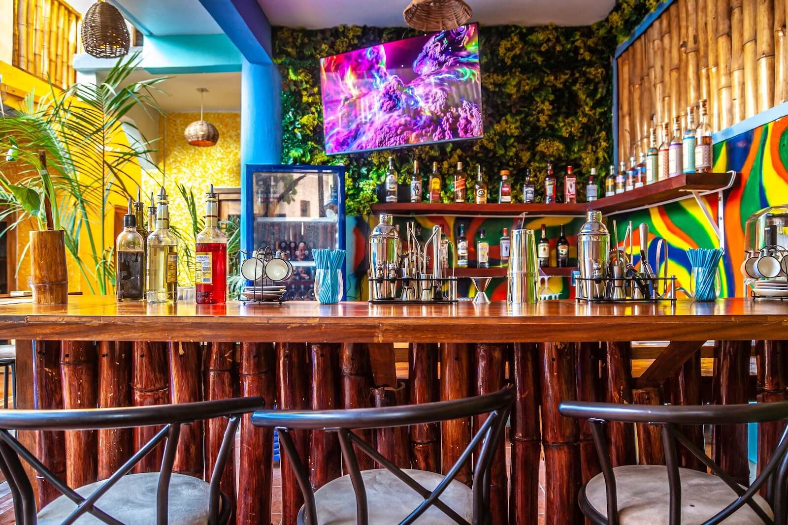 Bar junto a la piscina