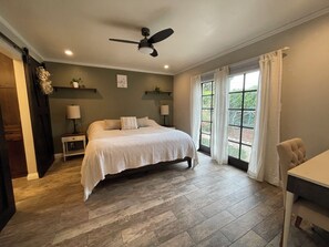 3 bedrooms, desk, iron/ironing board, travel cot