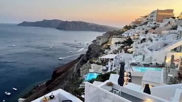 Luxury Suite, Sea View | Terrace/patio