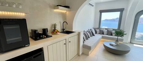 Honeymoon Suite, 2 Bedrooms, Sea View | 2 bedrooms, premium bedding, memory foam beds, in-room safe