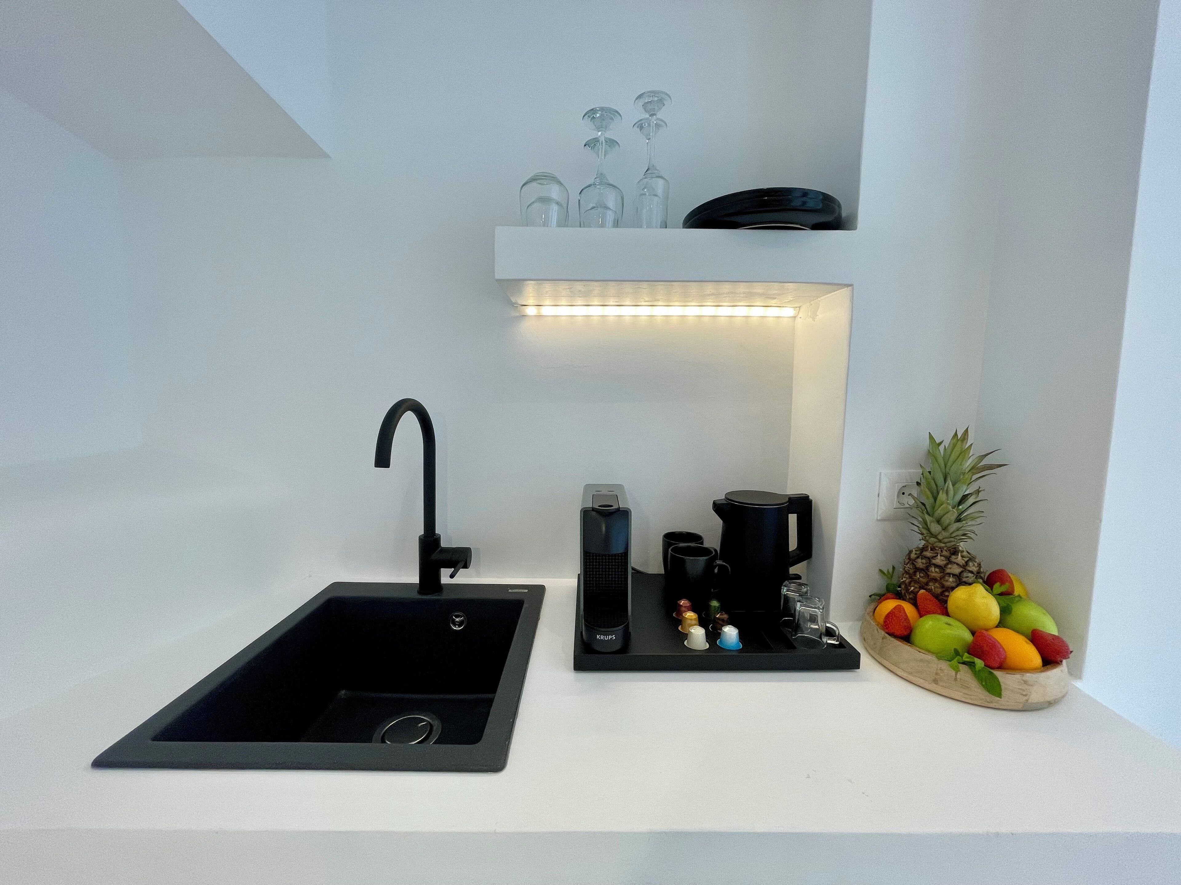 Luxury Suite, Sea View | Private kitchenette | Mini-fridge, espresso maker, electric kettle, spices