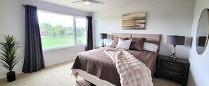 5 bedrooms, in-room safe, desk, iron/ironing board