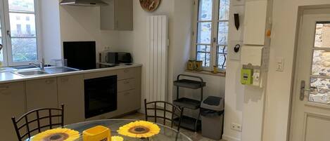 ميكروويف، فرن، موقد طهي مسطح، غسالة أطباق