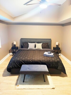 3 makuuhuonetta, silitysrauta/-lauta, Wi-Fi, vuodevaatteet