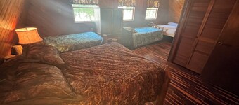 Fisherman’s paradiseThis Charming 3-bedroom house with WiFi, AC in Moore Haven,!