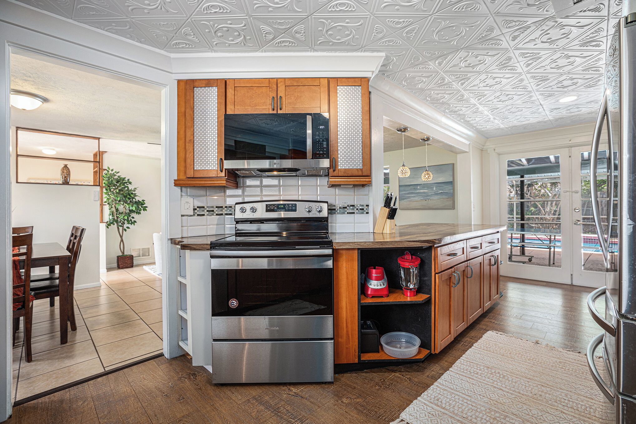 Refrigerador, microondas, horno, placa de cocina