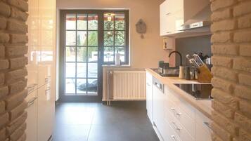 Kühlschrank, Ofen, Herdplatte, Geschirrspüler