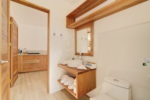 Dusch, hårtork och handdukar