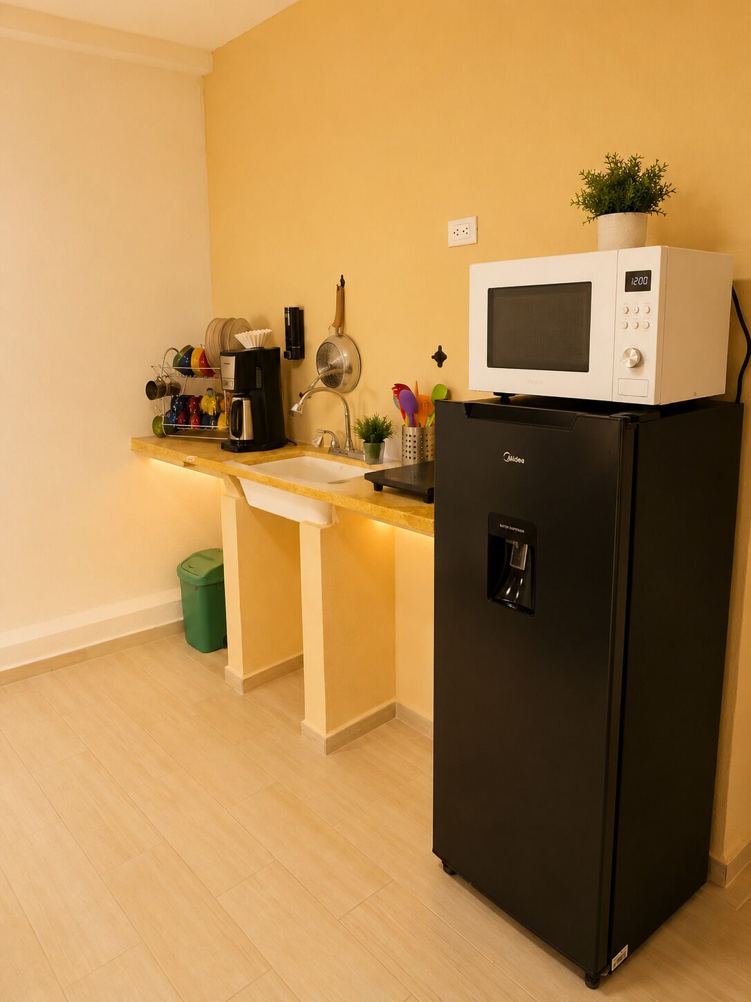 Mini-fridge, microwave, oven, stovetop