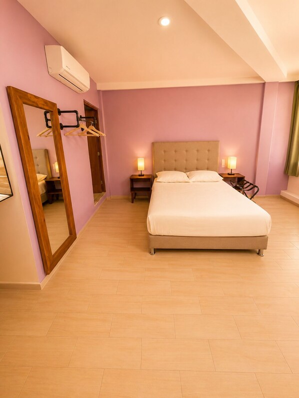 Royal Suite | Bathroom | Shower, rainfall showerhead, towels, soap - Puul Suites (Mérida)