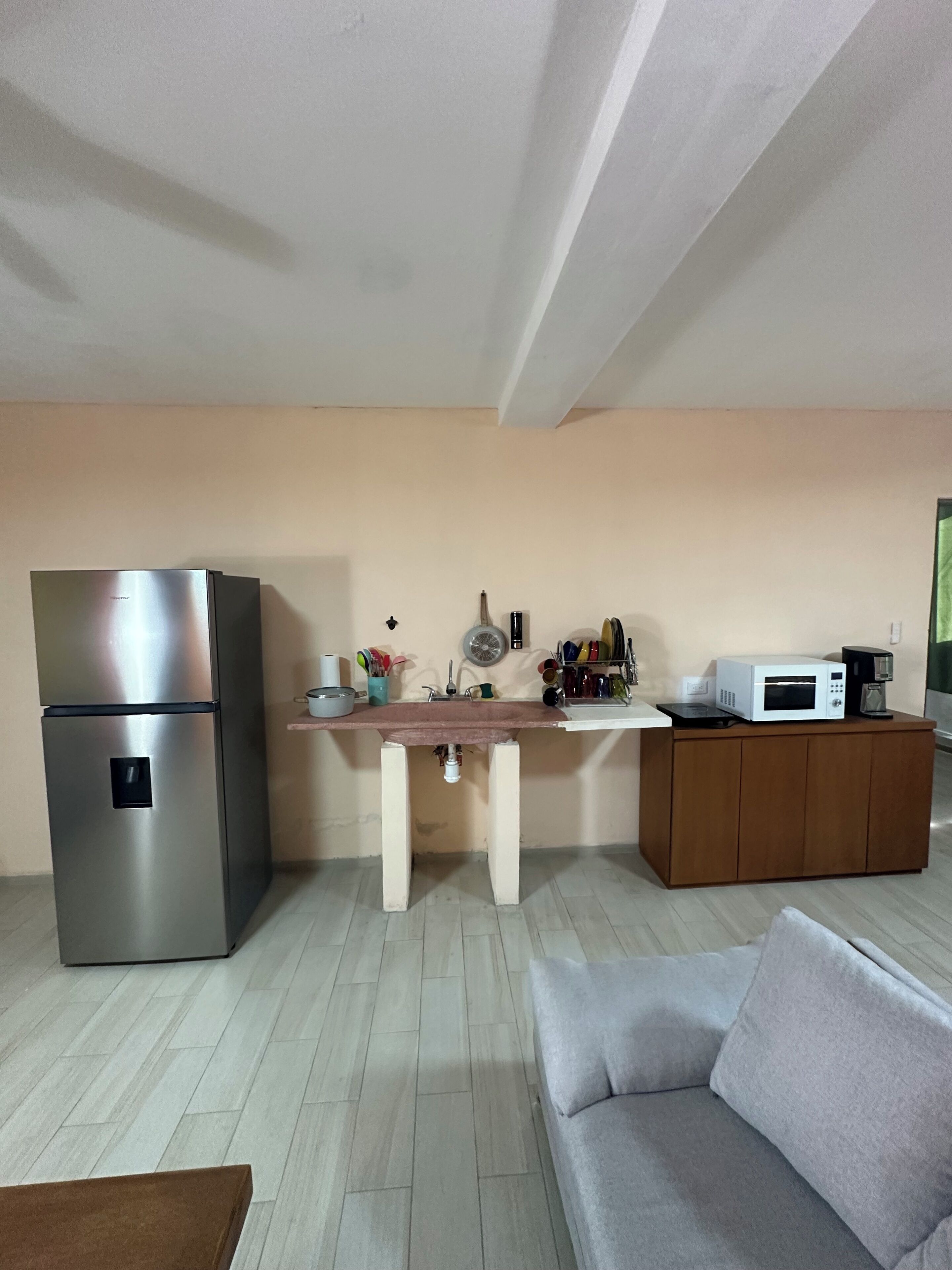 Suite Royal | Cocina privada | Frigobar, microondas, horno y parrilla de estufa 