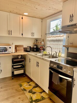 Microwave, oven, coffee/tea maker, toaster