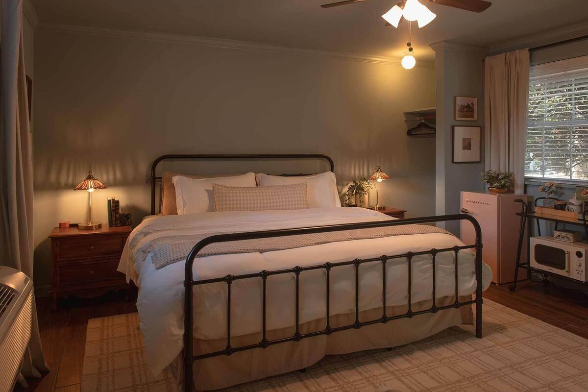Deluxe Double Room | 1 bedroom, free WiFi, bed sheets