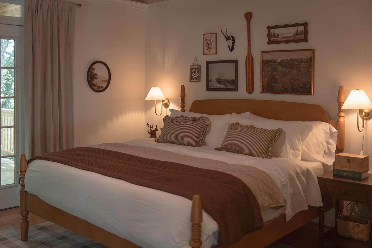 Deluxe Double Room | 1 bedroom, free WiFi, bed sheets