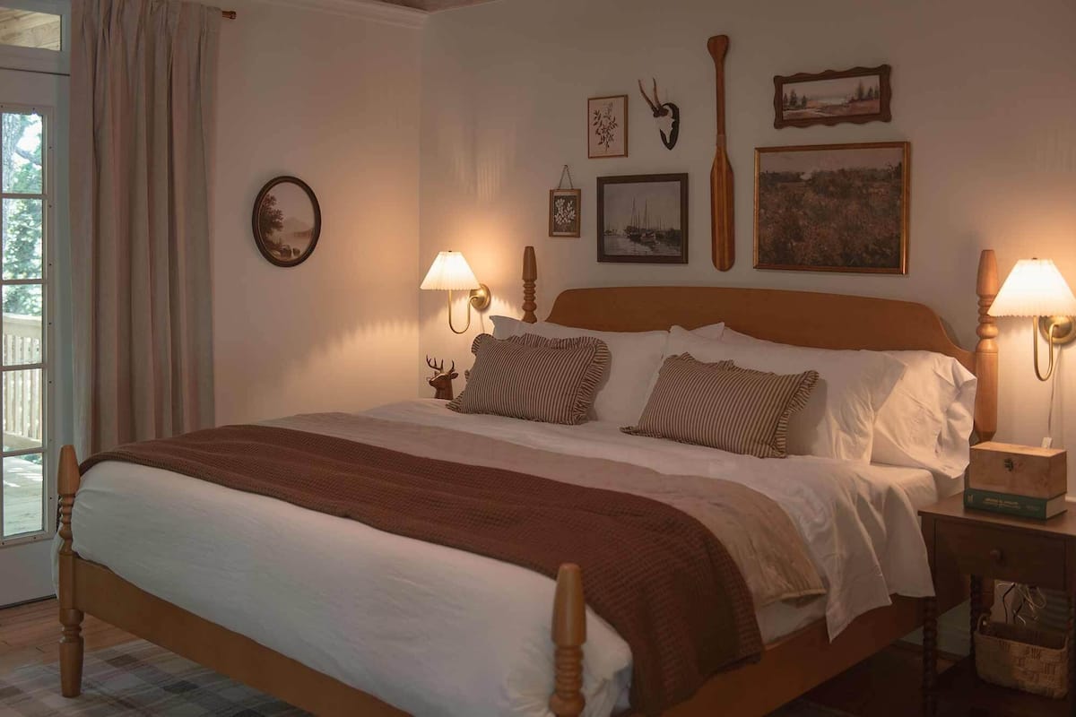 Wildwood Room | 1 bedroom, free WiFi, bed sheets