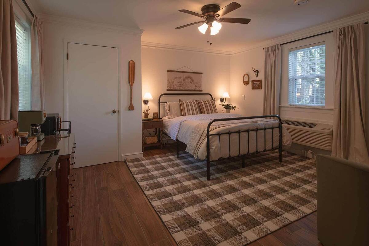 Deluxe Double Room | 1 bedroom, free WiFi, bed sheets