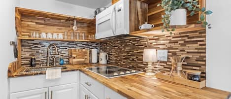 Lookout Mountain Cottage | Private kitchenette | Coffee/tea maker