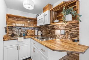 Lookout Mountain Cottage | Private kitchenette | Coffee/tea maker